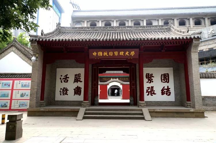 <strong>中国人民抗日战争暨世界反法西斯战争胜利80周年纪念活动总结会议在京举行 习近平亲切接见纪念活动筹办工作各方面代表</strong>